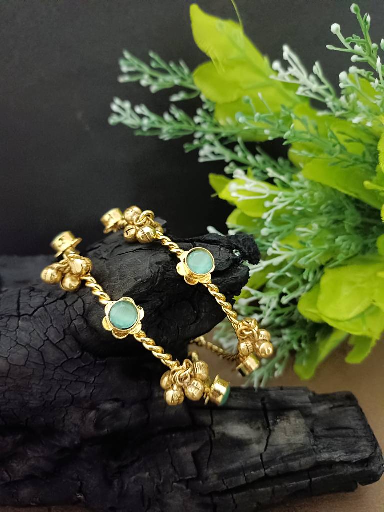 Women 2 Brass Kundan Gold-Plated Bangle-Style Bracelet : VS105397