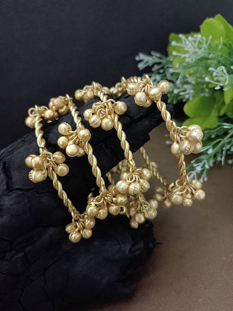 Set Of 4 Gold-Plated Twisted Kada Bracelet With Clustered Ghungroo Charms : VS105396