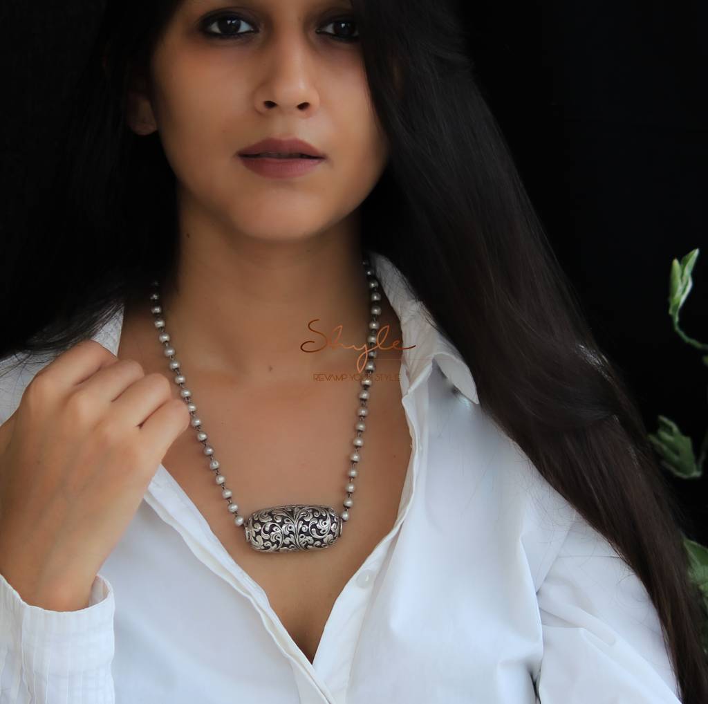 Tattva Chitai Intricate Drum Ball Necklace : SN1134
