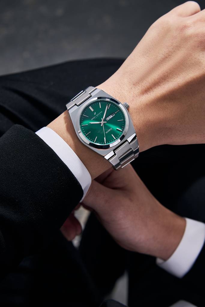 Daniel Hechter Paris Avenue Hoche Collection Modern Analog Watch For Men With Round Dial And Stainless Steel Band : DHM1004-22