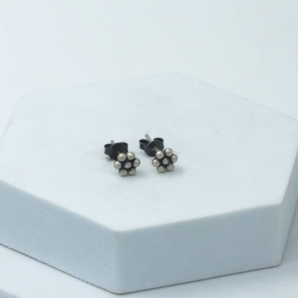 Itihaas Kudi (Small) - Tiny Stud ( Great For Second Piercing ) : silver_earrings_small_kudi_studs_oxidized