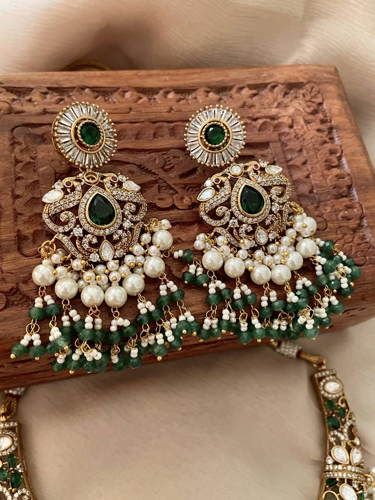 Amulya Emerald Necklace Set : NK266