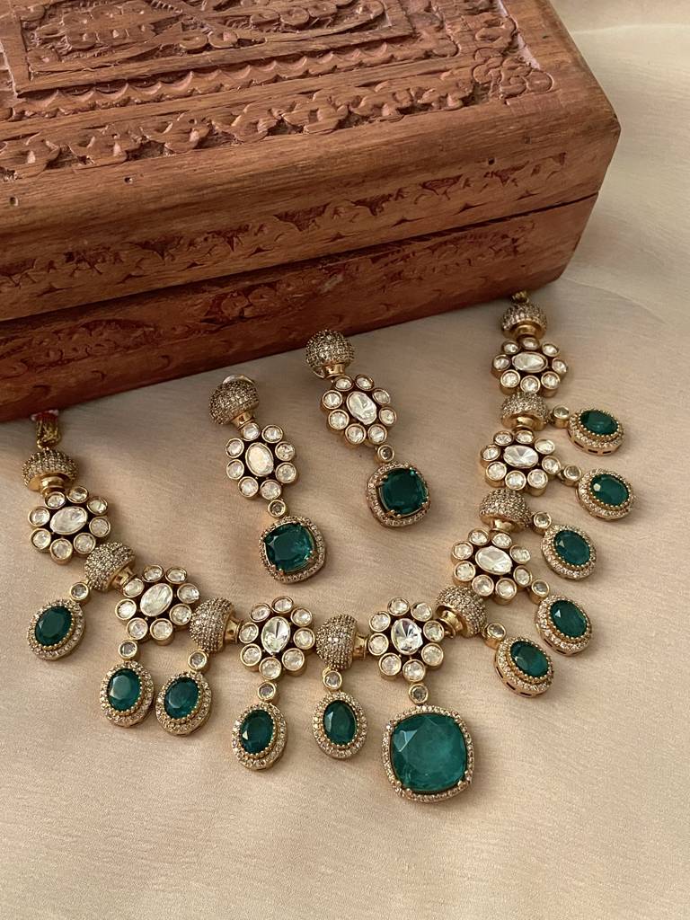 Charbagh Emerald Necklace : NK276