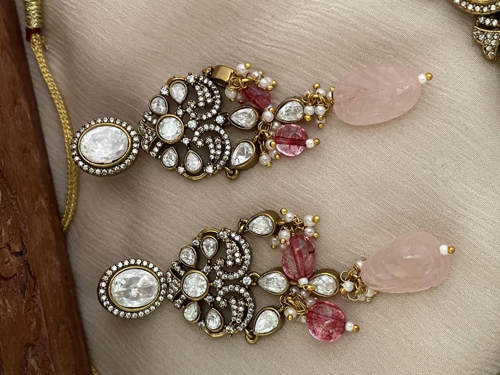 Ziana Victorian Bow Necklace Set : NK289