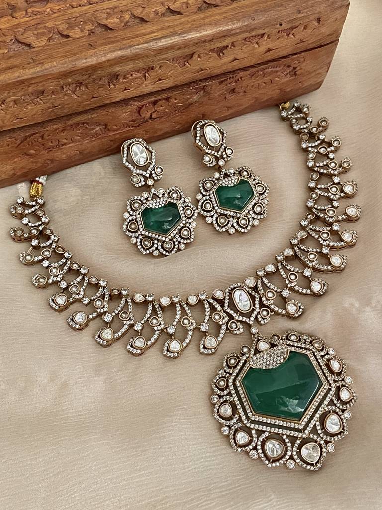 Maina Emerald Polki Necklace Set : NK285
