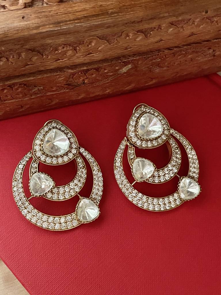 Anupriya Stud Earrings : ER315