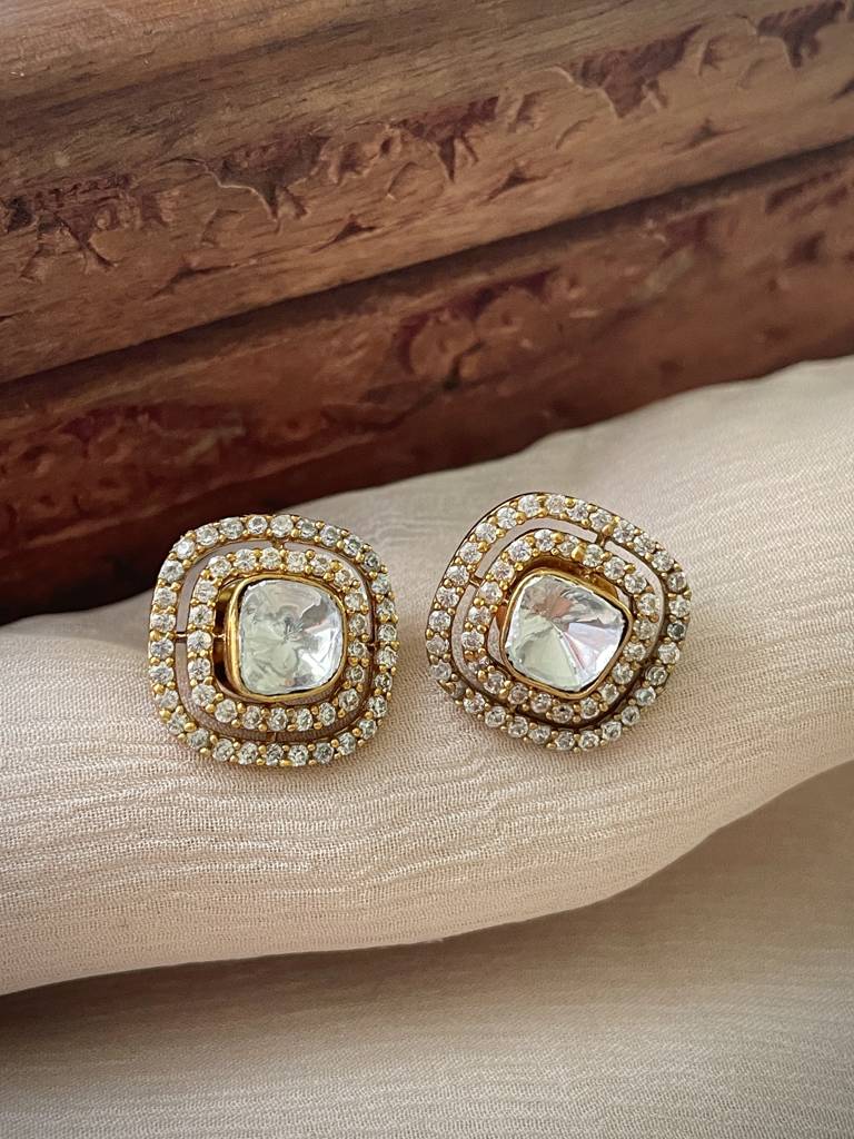 Ela Stud Earrings : ER294