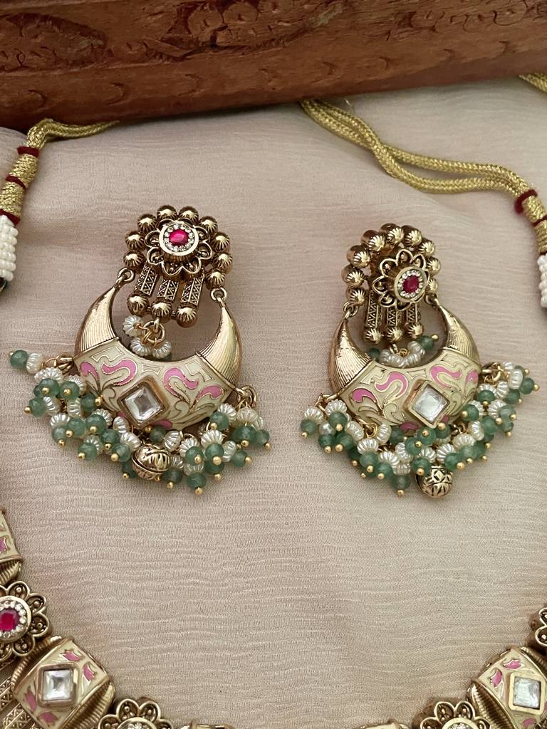 Akshara Antique Gold Necklace Set : NK281