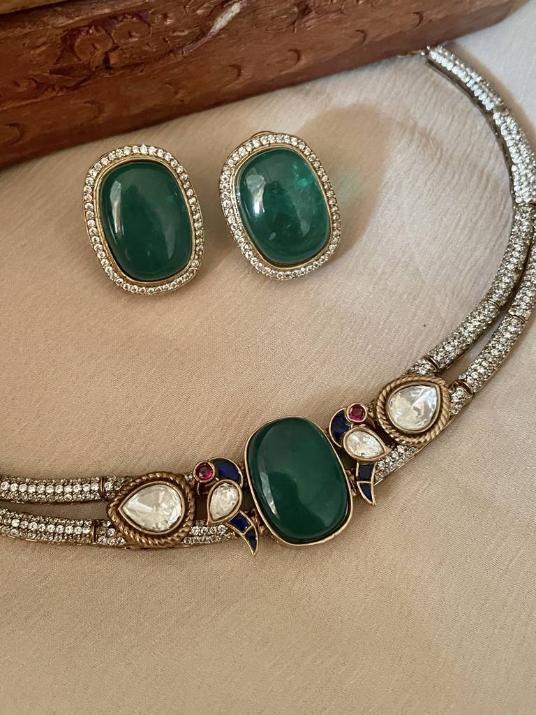 Devya Parrot Necklace Set : NK291
