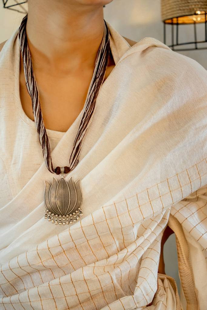 925 Sterling Silver Anvaya Lotus Classic Dori Necklace : SN30106