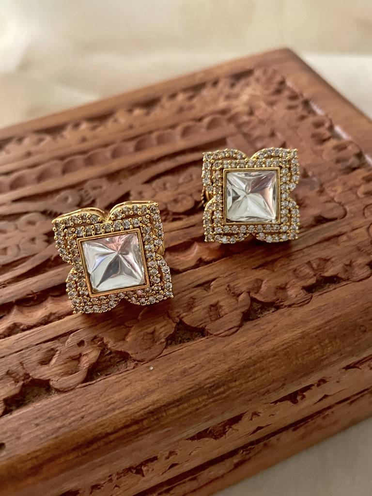 Ambika Kundan Studs : ER287