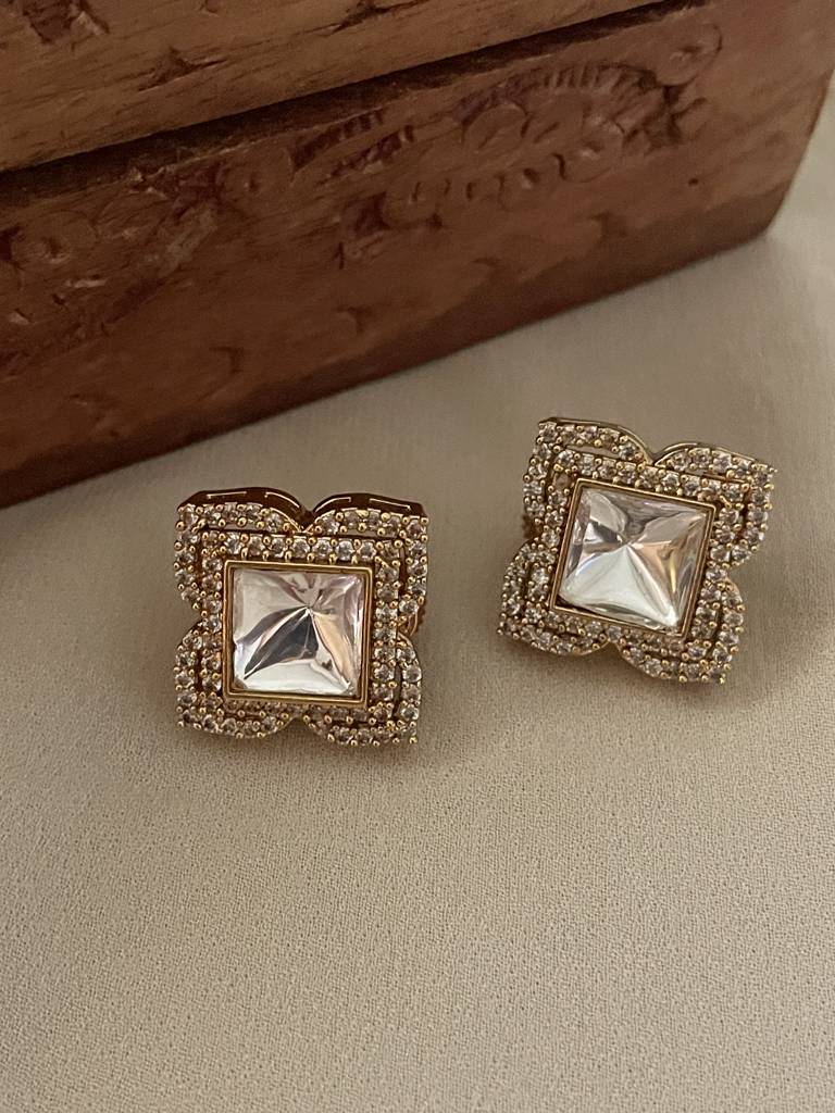 Ambika Kundan Studs : ER287