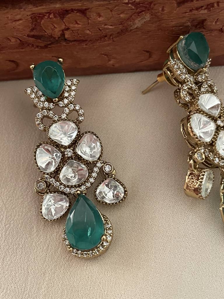 Zahira Polki & Emerald Earrings : ER284