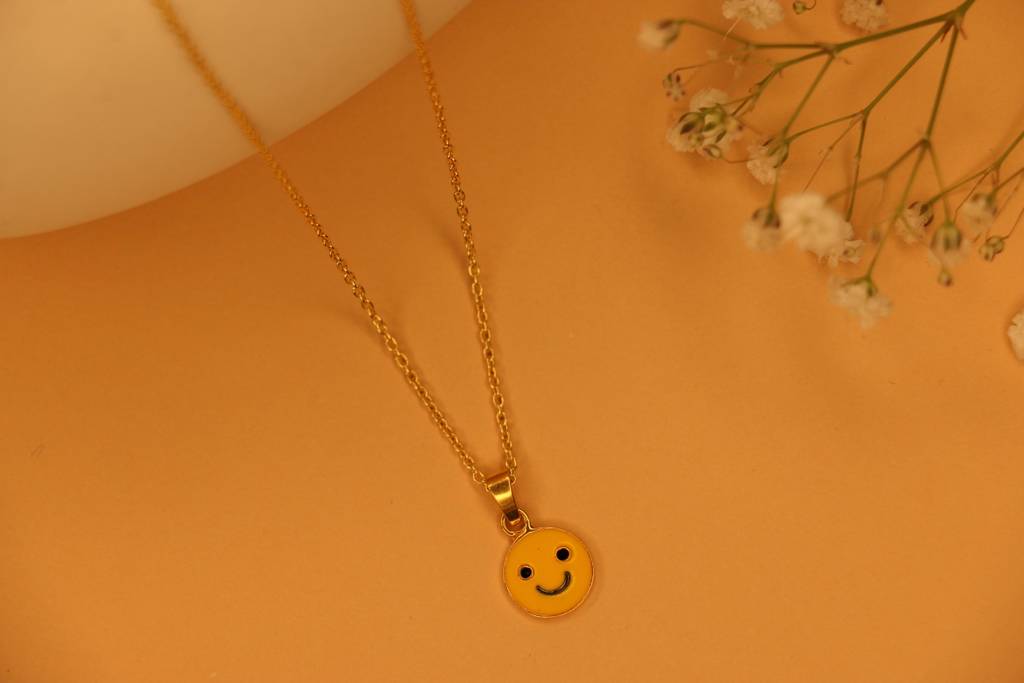 Smiley Necklace : kidnlsmiley