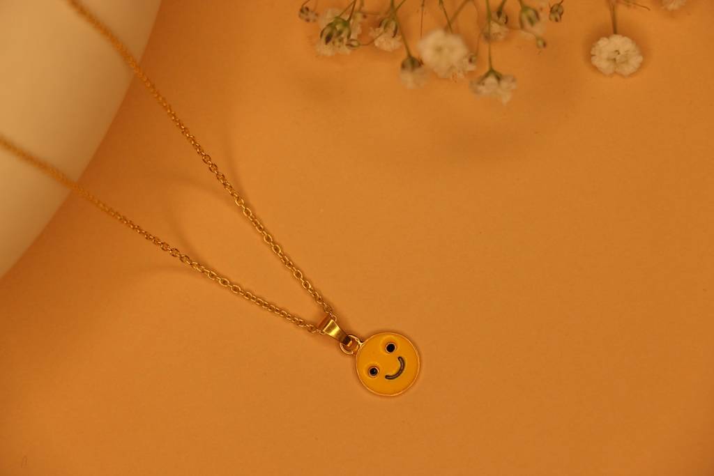 Smiley Necklace : kidnlsmiley