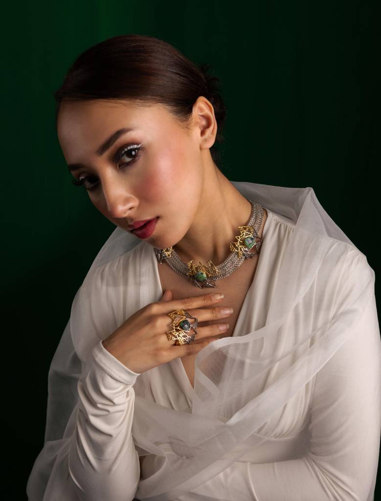 Ravishing Royale Handcrafted Ring : AA-4004