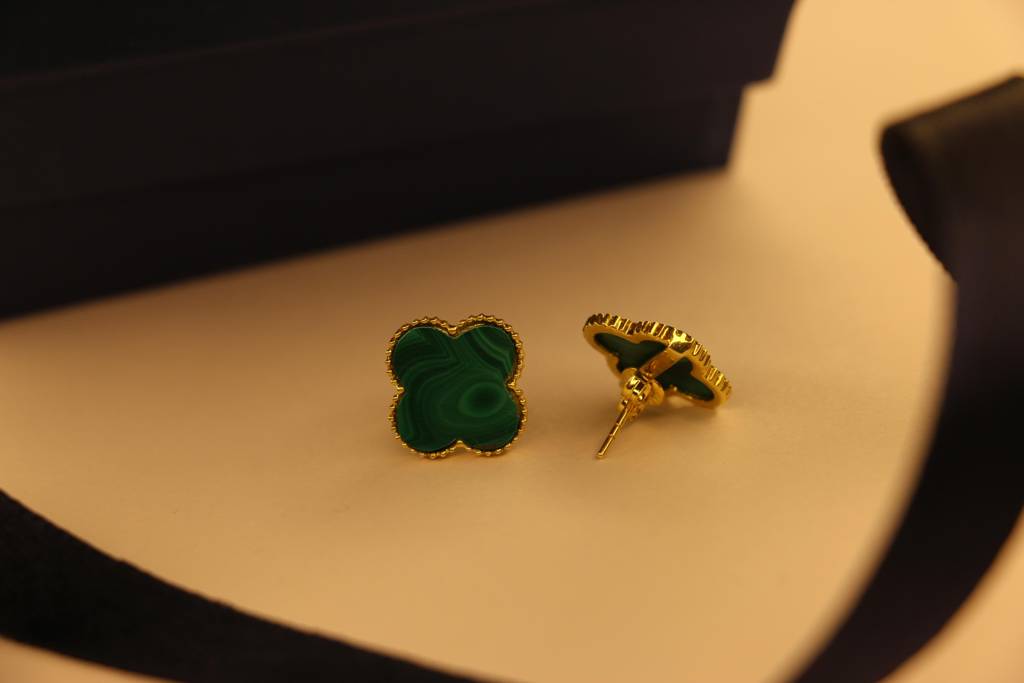 Clover Malachite Studs : CMALSTUDS