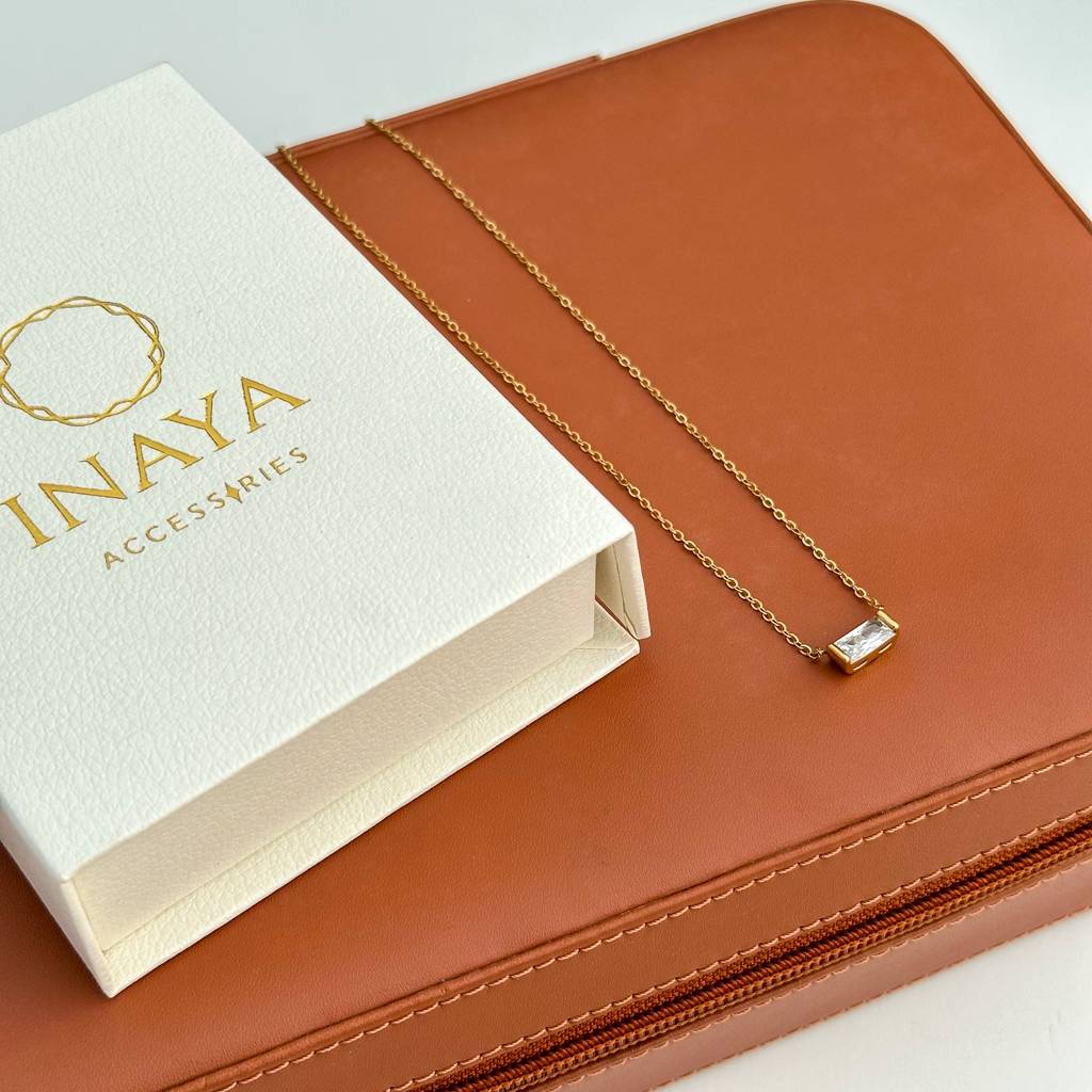 18Kt Gold Plated Minimalistic Rectangular Rhinestone Necklace, Gia : Gia