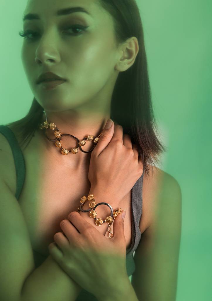 Golden Cove Handcrafted Choker : OY-2005