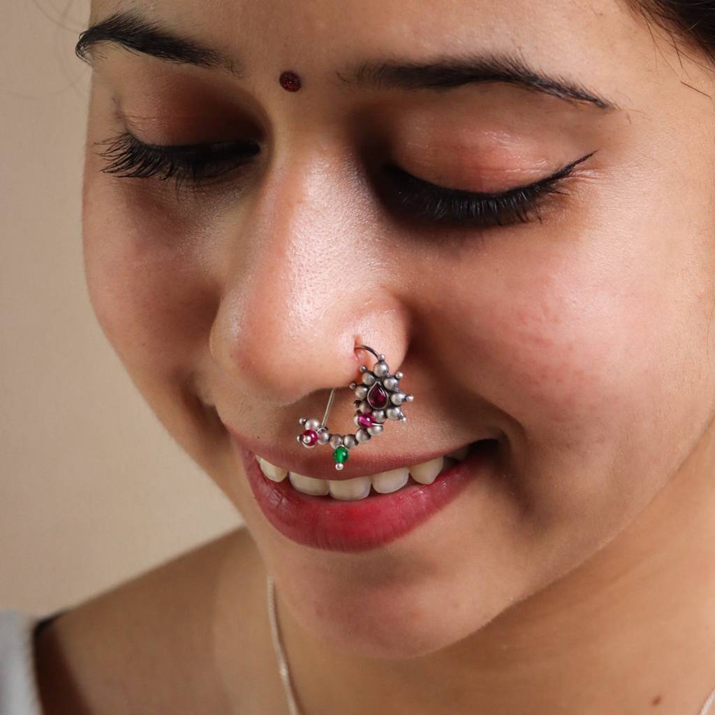 Itihaas Silver Maharashtrian Nath: Small (Left) : silver_nath_maharashtrian_left_silver_oxidized_pierced