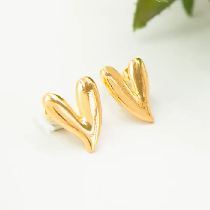 Tfc Heartthrob Gold Plated Stud Earrings : 10253