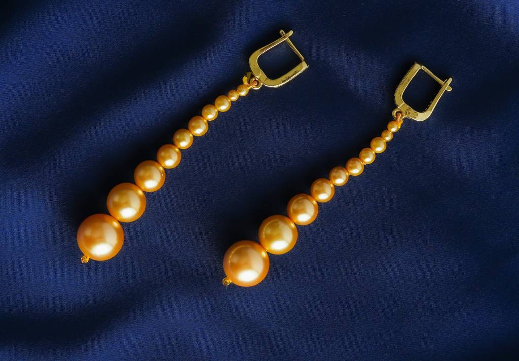 Golden Drops Pearl Earrings : PRBE140