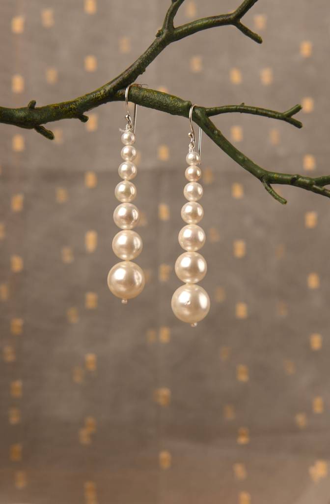 Bold Graduated Pearl Danglers : PRBE144