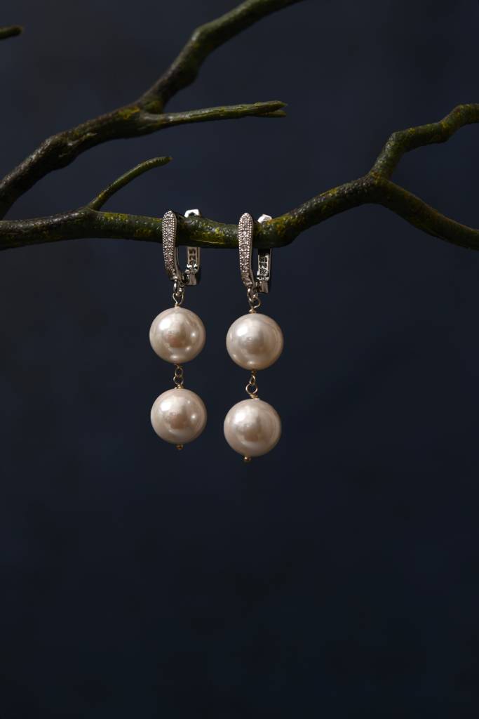 Snow White Zircron Pearl Earrings : PRBE121