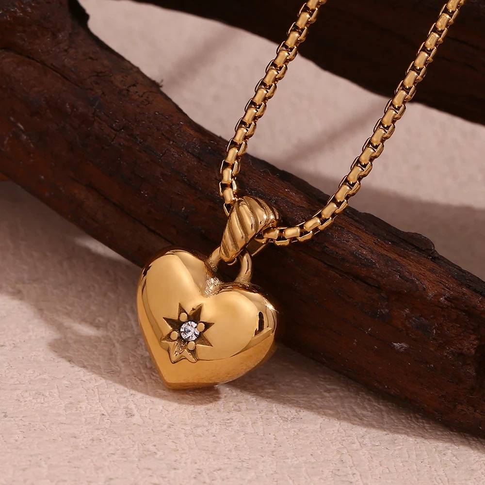 18Kt Gold Plated Zircon Heart Lock Pendant Necklace With Rope Chain, Aditi : Aditi