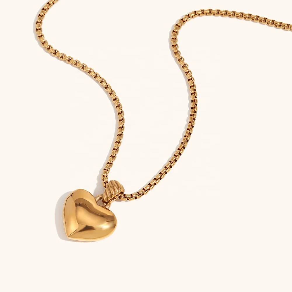 18Kt Gold Plated Zircon Heart Lock Pendant Necklace With Rope Chain, Aditi : Aditi