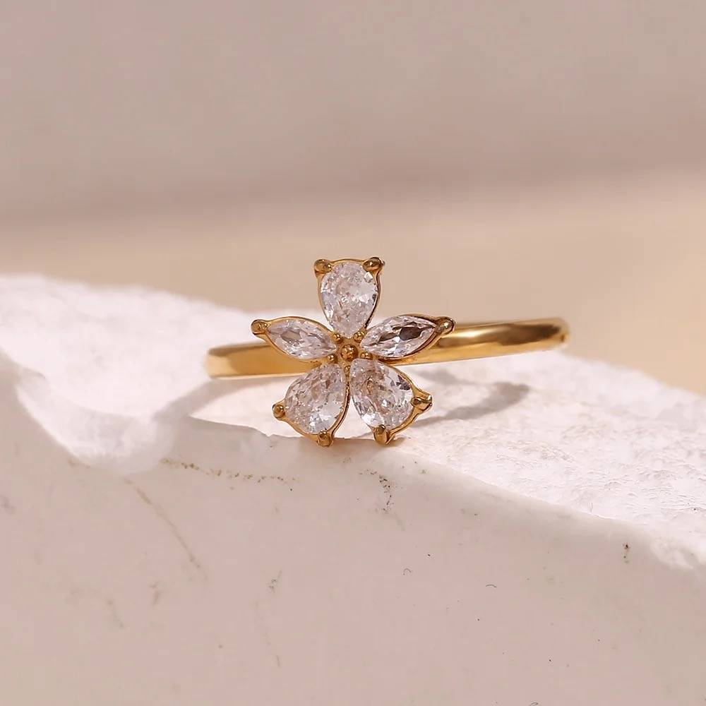 18Kt Gold Plated Open Daisy Flower Ring, Kiara : Kiara