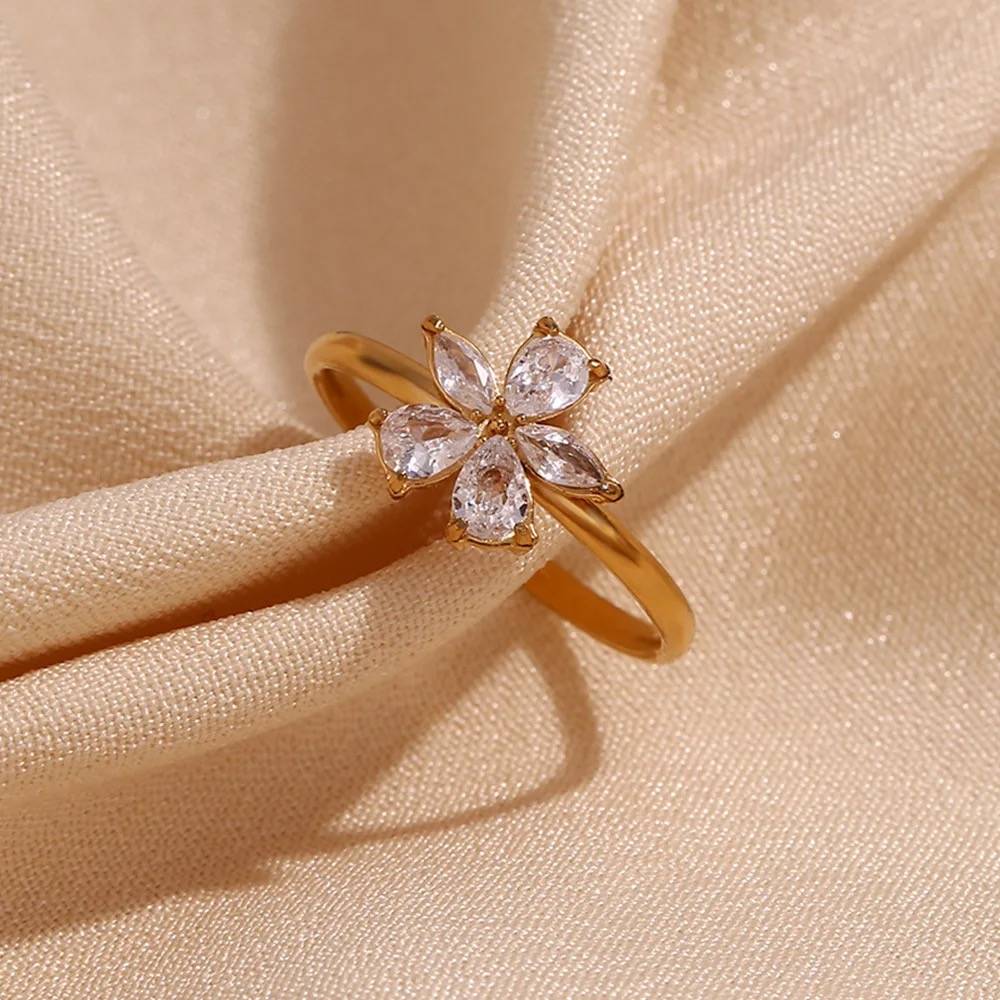 18Kt Gold Plated Open Daisy Flower Ring, Kiara : Kiara