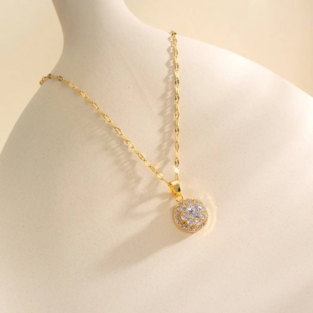 18Kt Gold Plated Twisted Chain Round Zircon Pendant Necklace, Enid : Enid