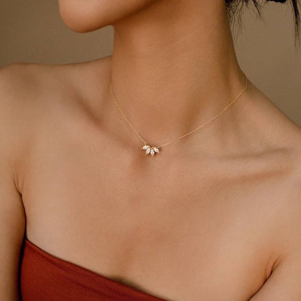 18Kt Gold Plated Demi Fine White Zircon Crown Pendant Necklace, Dede : INDEDE