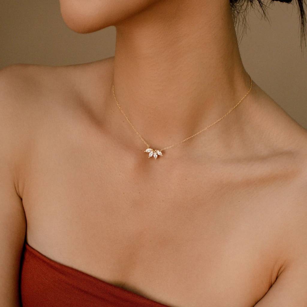 18Kt Gold Plated Demi Fine White Zircon Crown Pendant Necklace, Dede : INDEDE