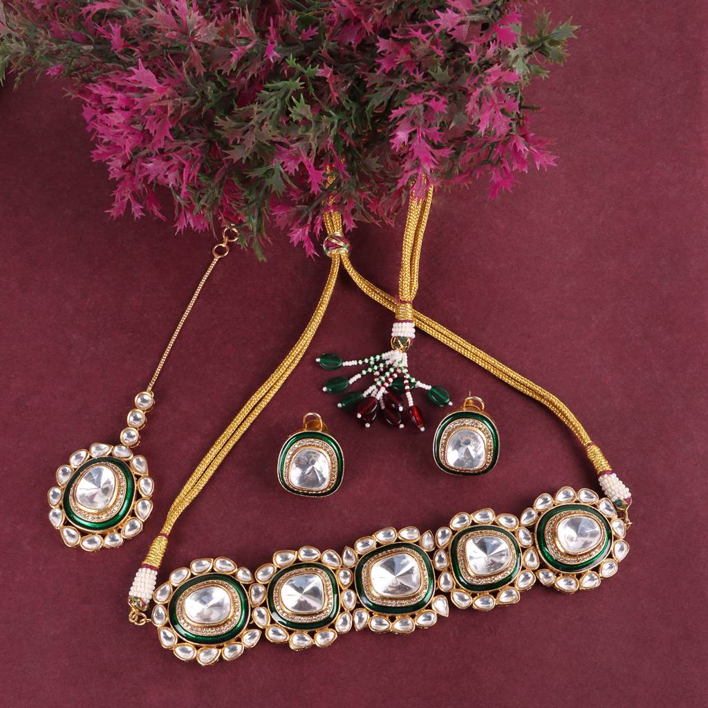 Heritage Uncut Polki Lookalike Kundan Choker Set With Maangtika : RMQJ0230