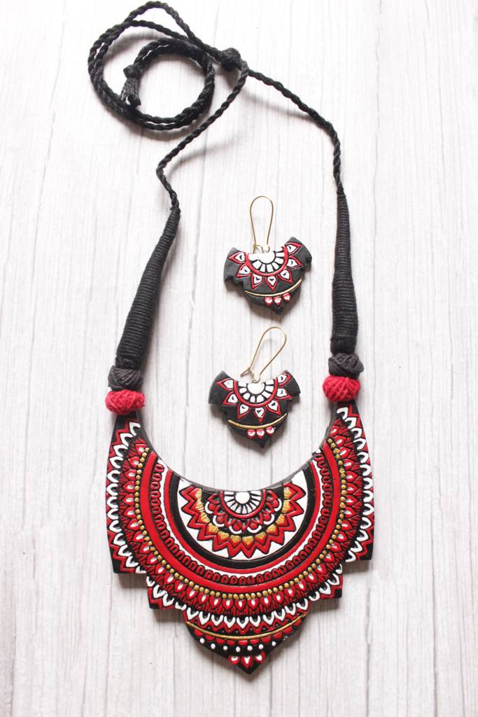 Intricately Detailed Black And Red Handcrafted Terracotta Clay Necklace Set : ALT-JEW-Wardrobe-211