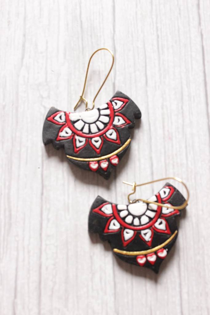Intricately Detailed Black And Red Handcrafted Terracotta Clay Necklace Set : ALT-JEW-Wardrobe-211