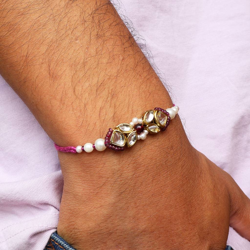 Kundan Noor Rakhi With Roli Chawal Capsules : ACJR096