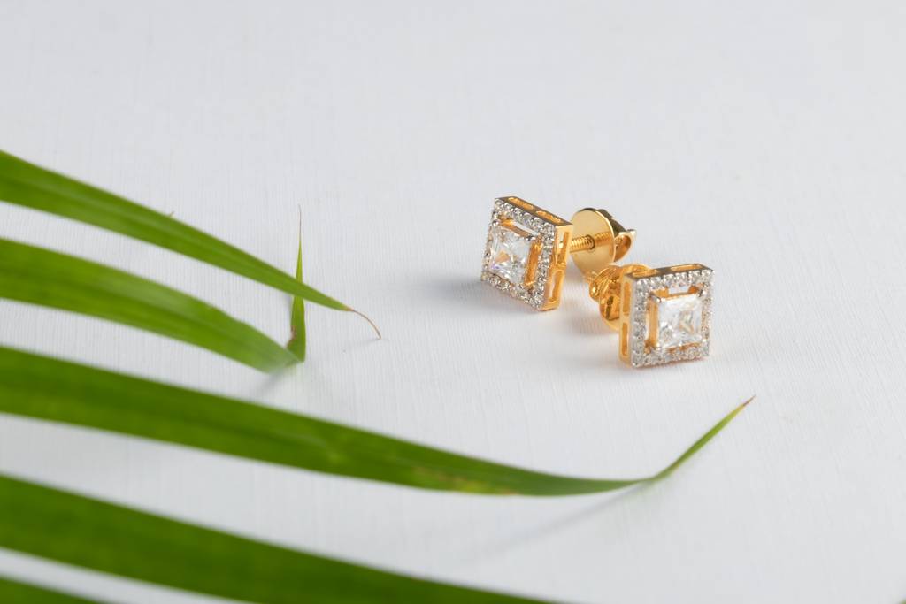 Halo Square Solitaire Earrings : CS29G