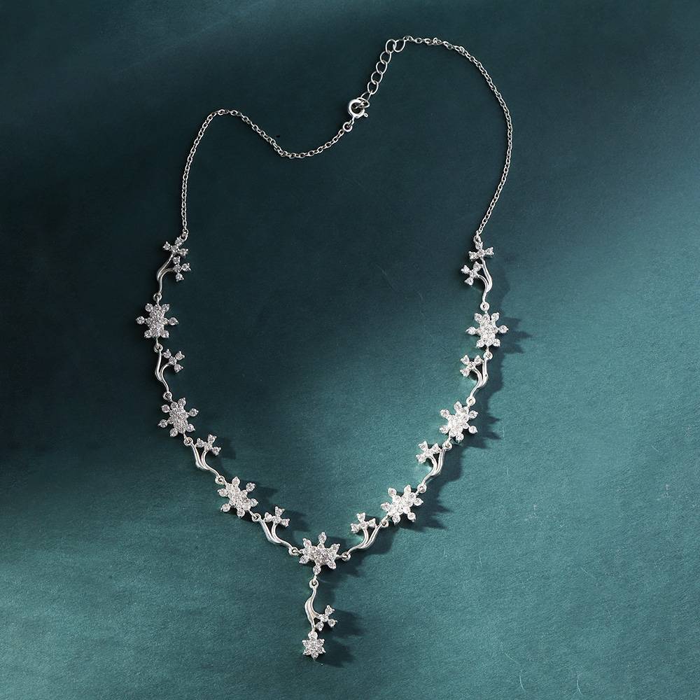 Silver 92.5 White Flower Necklace : Silver 92.5 White Flower Necklace : Silver 92.5 White Flower Necklace : Silver 92.5 