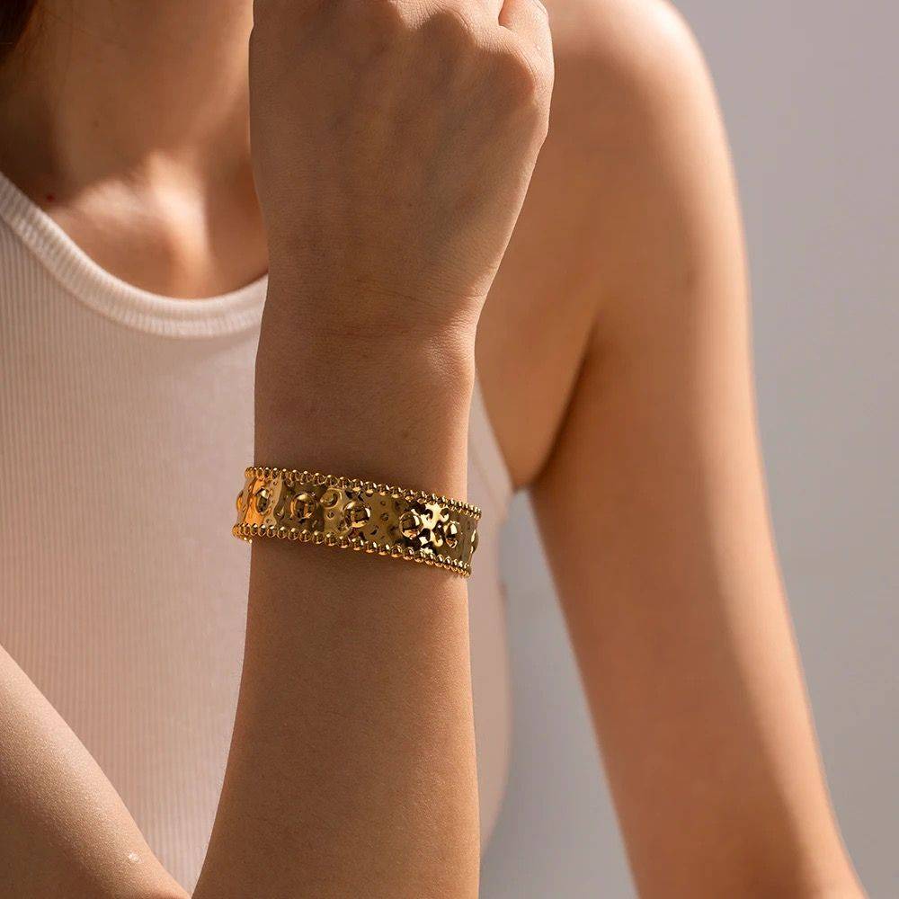 18Kt Gold Plated Hollow Hammered Open Bangle, Demi : INDEMI