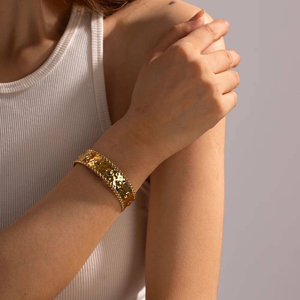 18Kt Gold Plated Hollow Hammered Open Bangle, Demi : INDEMI
