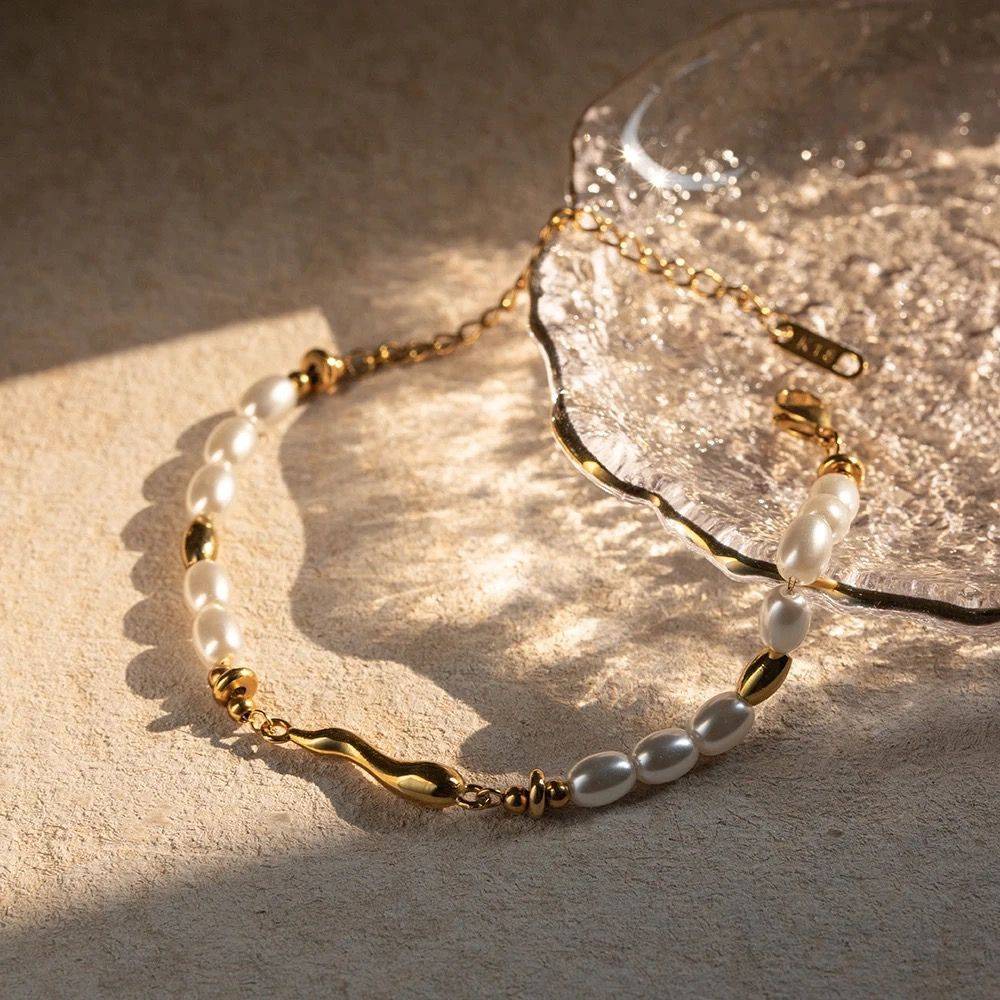 18Kt Gold Plated Glass Pearl Beads Chain Bracelet, Harper : INHARPER-1