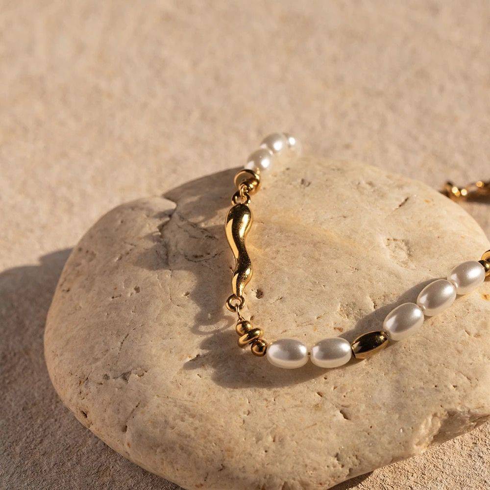 18Kt Gold Plated Glass Pearl Beads Chain Bracelet, Harper : INHARPER-1