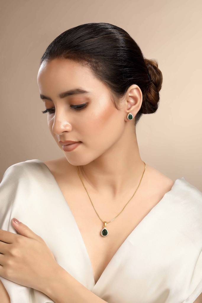 Faux Emerald Pendant Set : CS99