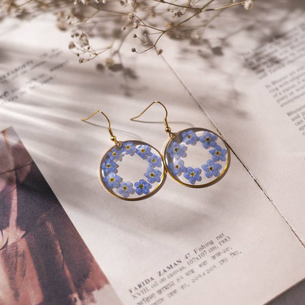 Kiss Of Remembrance Earring : KissofRemembranceEarring