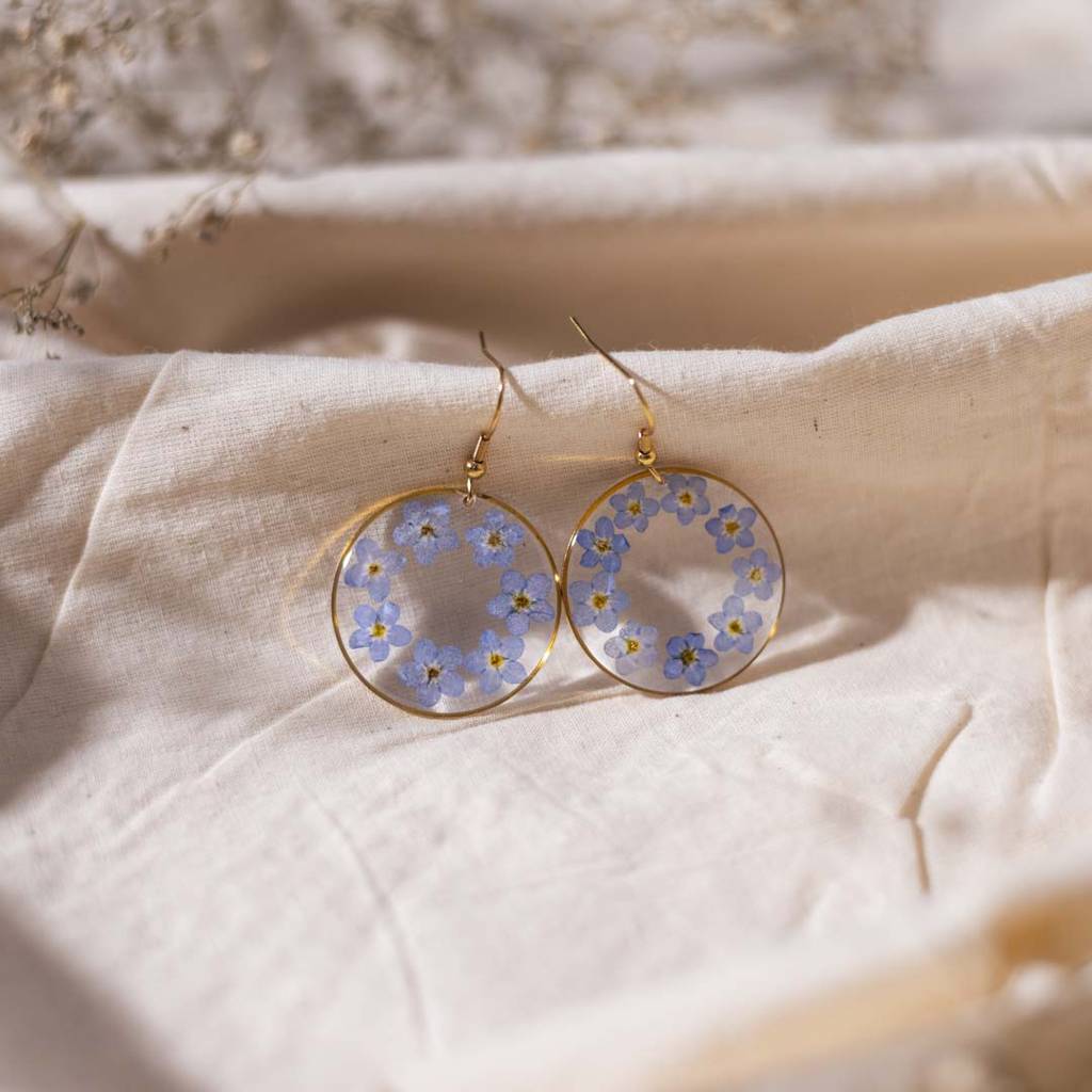 Kiss Of Remembrance Earring : KissofRemembranceEarring