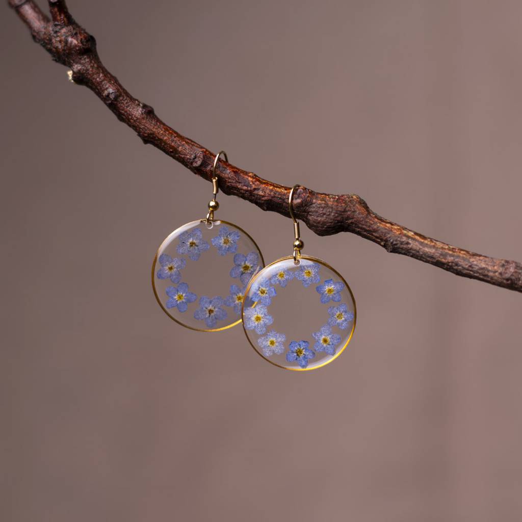 Kiss Of Remembrance Earring : KissofRemembranceEarring