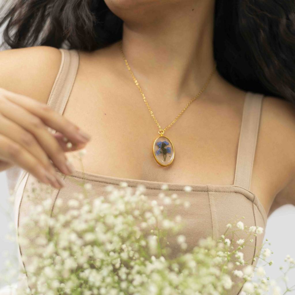 Bridgerton Blue Necklace : BridgertonBlueNecklace